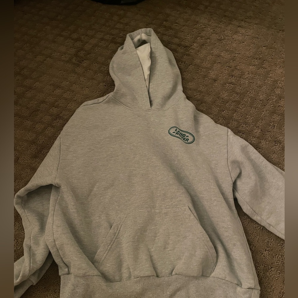 Grey Land Rover Pacsun sweatshirt. Size small